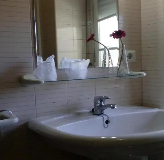 اتاق استاندارد, Guest House Guerra Junqueiro