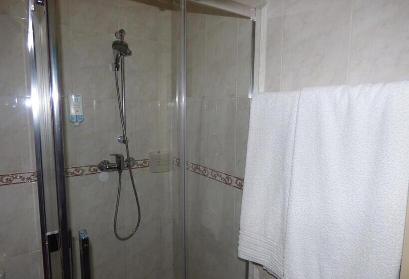 Номер Стандарт, Hospedaria Os Condes