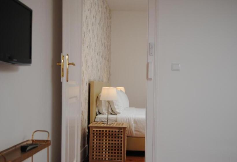 اتاق استاندارد سه تخته با سرویس بهداشتی مشترک, The Sky Lofts Lisbon   Guesthouse