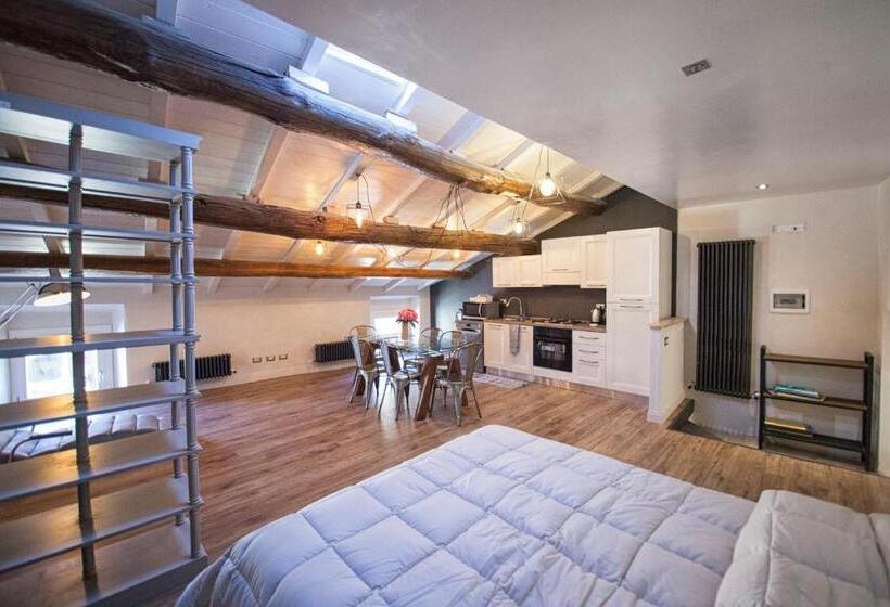 Studio Deluxe, La Rocca Suite