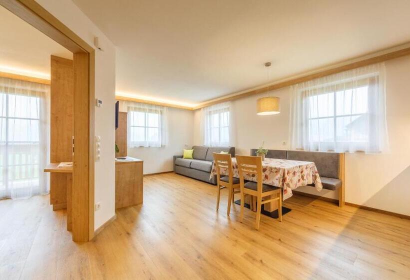 דירת חדר, Krebslechnerhof