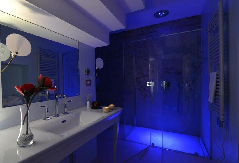 סוויטה עם מרפסת, Antica Torre Di Iuso