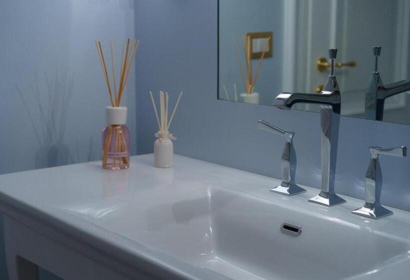 סוויטה עם מרפסת, Antica Torre Di Iuso