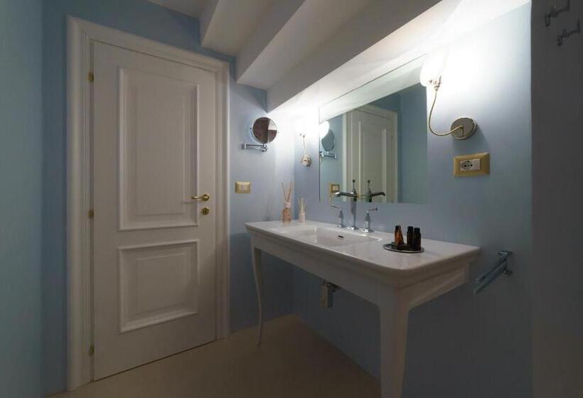 סוויטה עם מרפסת, Antica Torre Di Iuso