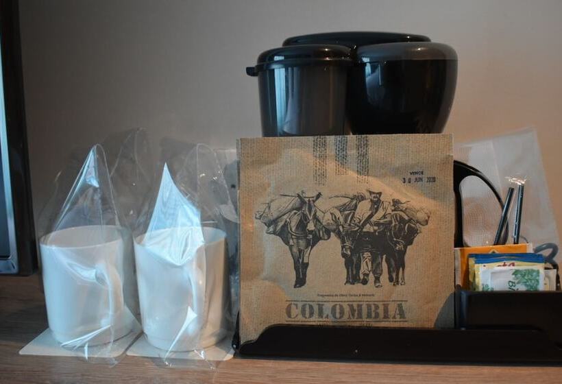 Номер Стандарт, Hampton Inn By Hilton Cucuta