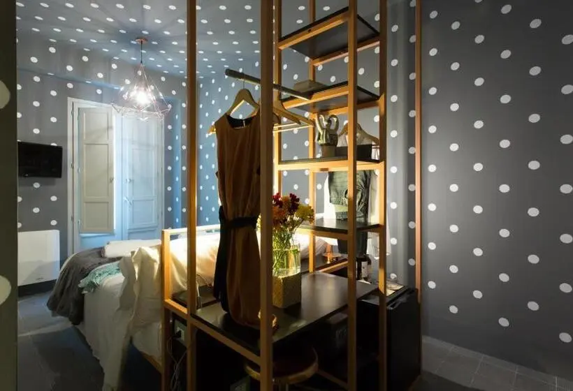 اتاق عادی, Intervallo Boutique