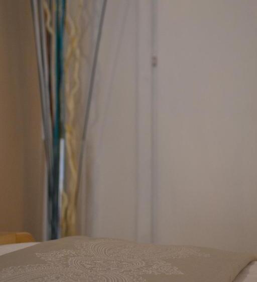 اتاق اکونومی, Pontevecchio Relais