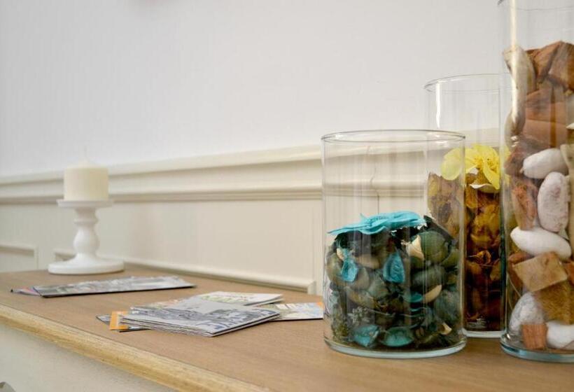 Deluxe room with river view, Pontevecchio Relais