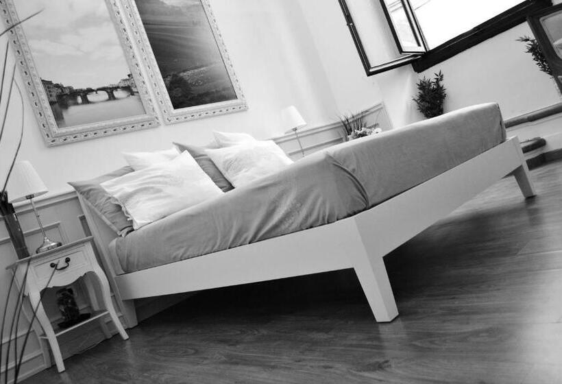 Deluxe room with river view, Pontevecchio Relais