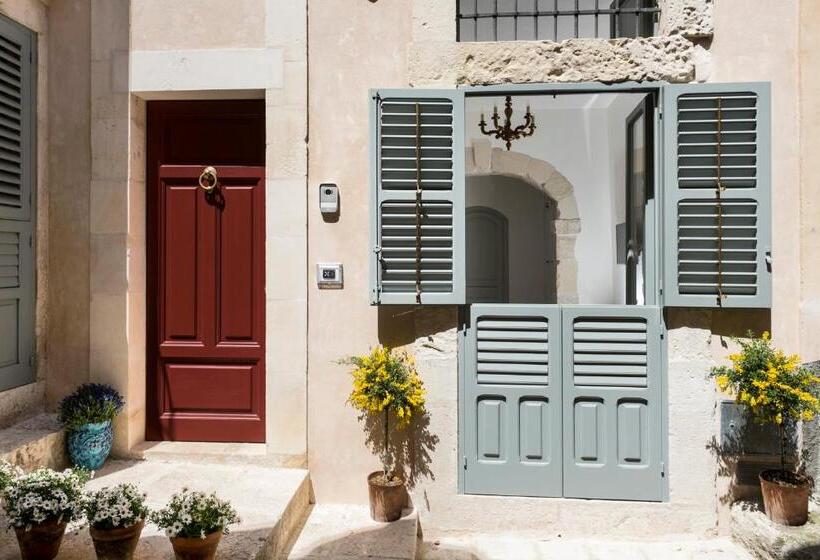 اتاق لوکس, Sanbartolomeo Casa & Putìa