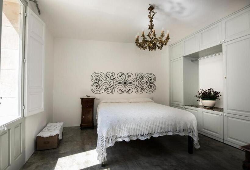 اتاق سوپریور با تخت بزرگ, Sanbartolomeo Casa & Putìa