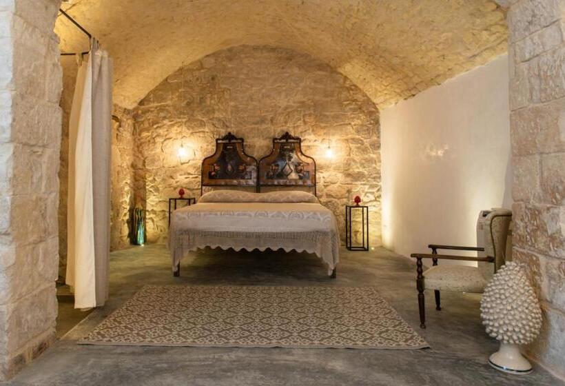 اتاق خانوادگی, Sanbartolomeo Casa & Putìa