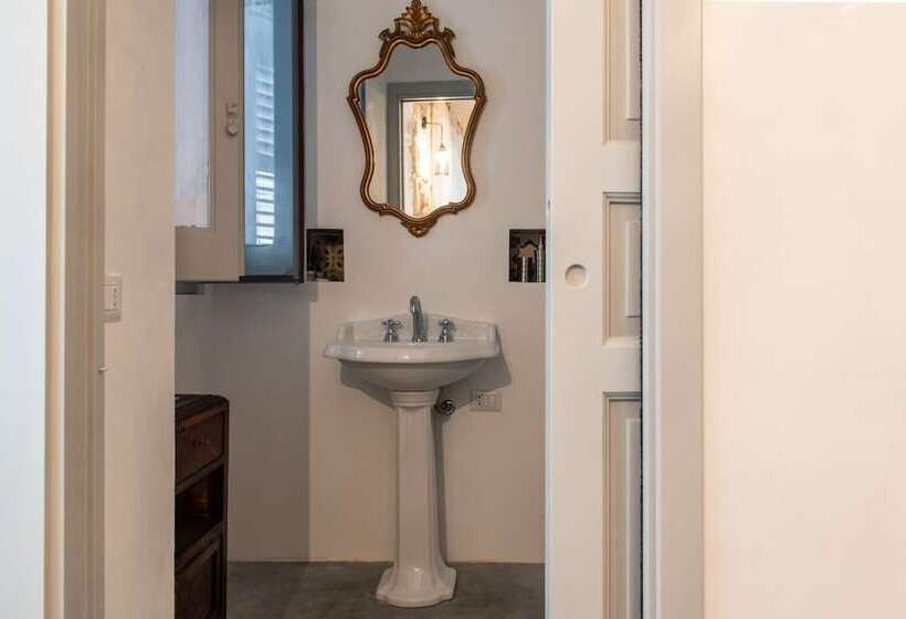 اتاق خانوادگی, Sanbartolomeo Casa & Putìa