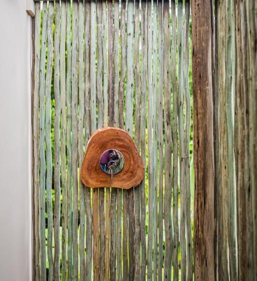 اتاق سوپریور با چشمانداز باغ, Les Lauriers Eco