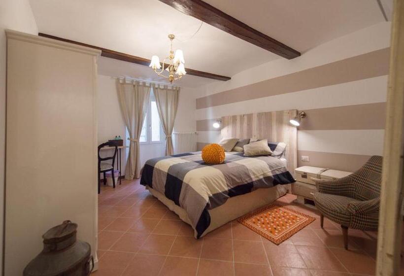 اتاق استاندارد با تخت بزرگ, La Trinuzia