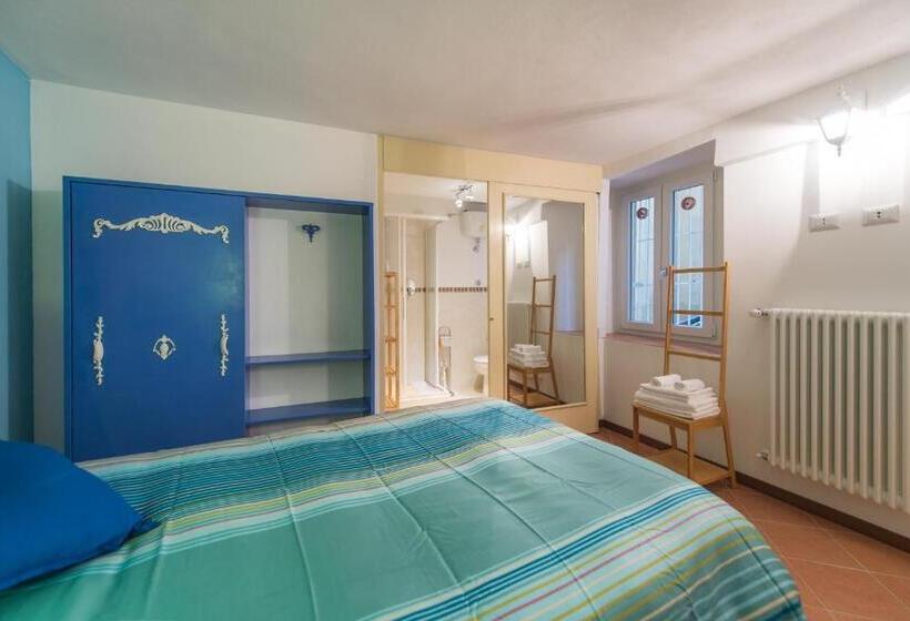 اتاق لوکس یک تخته, La Trinuzia