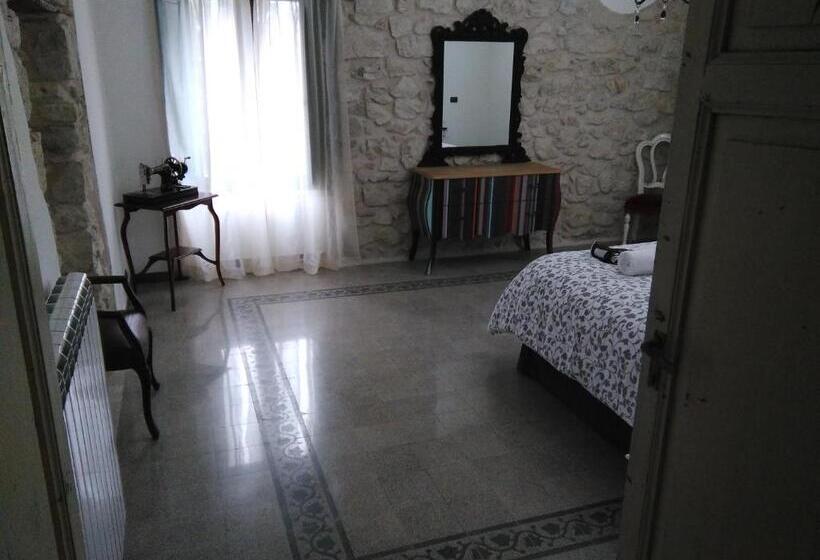 חדר משפחתי, Casina Di Pietra