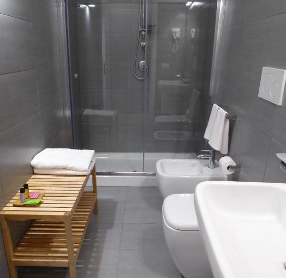 豪华套房, Pietre Di Fiume