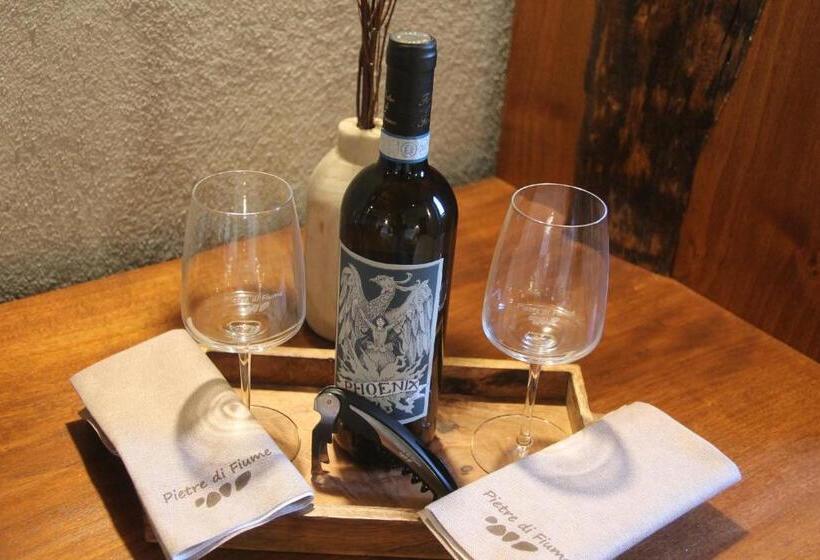 带大床的标准间, Pietre Di Fiume