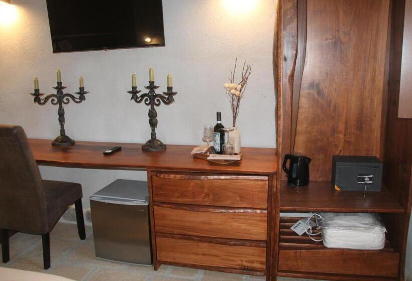 带大床的标准间, Pietre Di Fiume