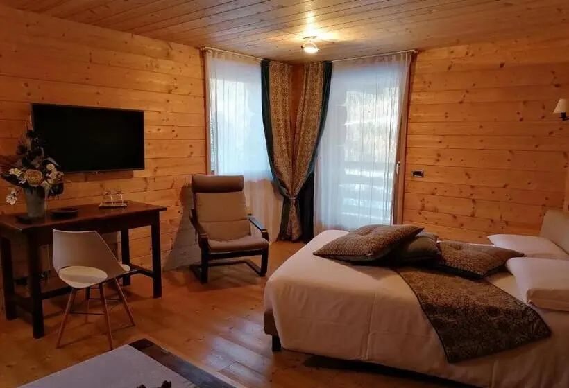 Standard Kolmen Hengen Huone Parveke, Au Rascard
