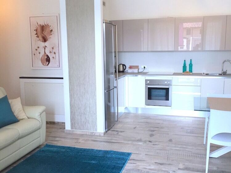 Appartamento 2 Camere da Letto, Rivetto Suites