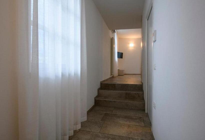 شقة غرفة واحدة, Borgo San Nazzaro