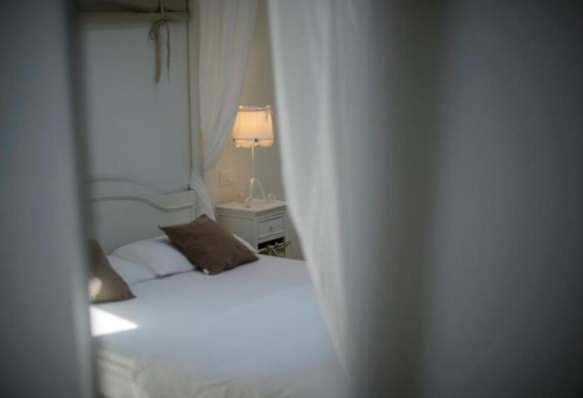 شقة دور أخير غرفة نوم واحدة, Borgo San Nazzaro