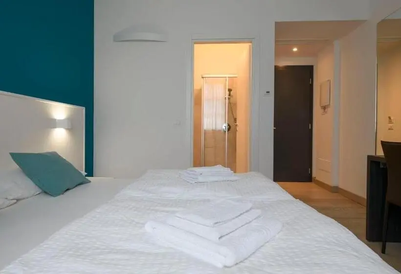 اتاق لوکس, Borgo San Nazzaro