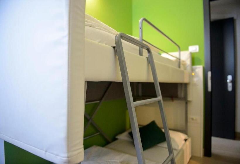 جناح عائلي, Borgo San Nazzaro