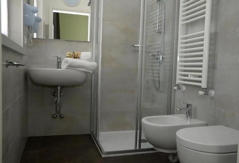 جناح عائلي, Borgo San Nazzaro