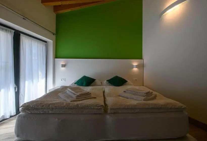اتاق عادی, Borgo San Nazzaro