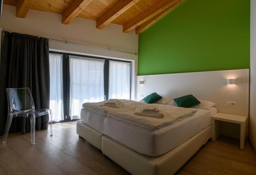 غرفة أساسية, Borgo San Nazzaro