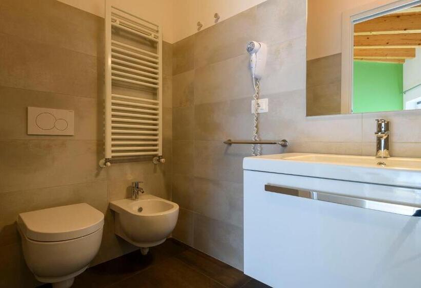 غرفة أساسية, Borgo San Nazzaro