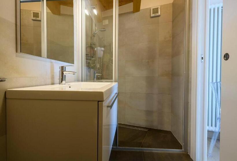 غرفة أساسية, Borgo San Nazzaro