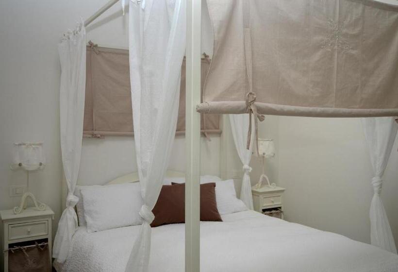 شقة دور أخير غرفة نوم واحدة, Borgo San Nazzaro