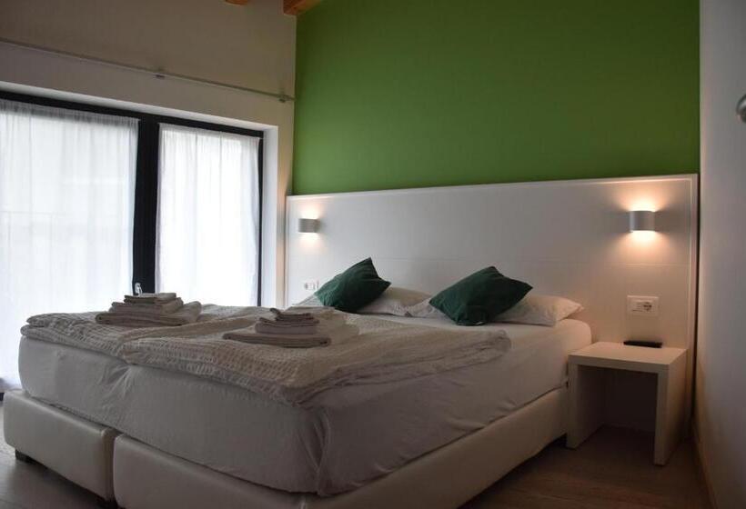 غرفة أساسية, Borgo San Nazzaro