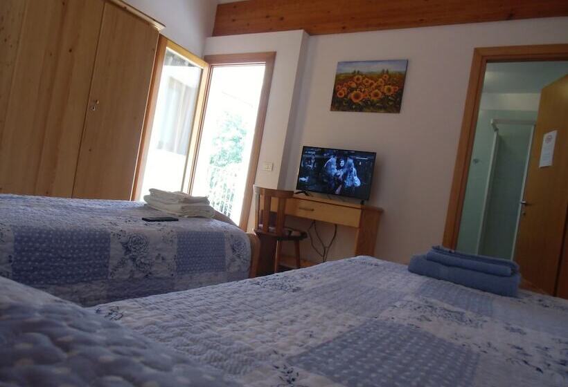 غرفة قياسية مزوَّدة بتراس, Agriturismo Il Podere Vedelago With Alpaca, Friends And More