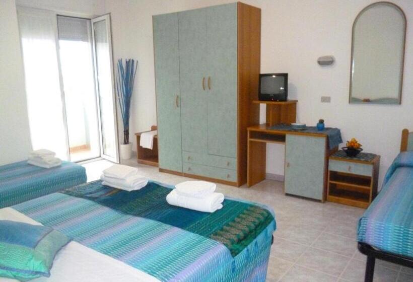 غرفة قياسية ثلاثية, Residence Bluadria