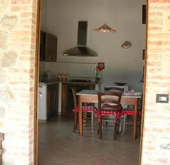 プールビューの２ベッドルームアパート, Agriturismo La Valle Del Sole