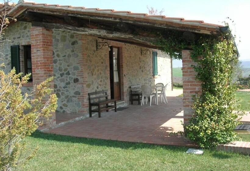 شقة غرفتين نوم مطلة على حمام السباحة, Agriturismo La Valle Del Sole