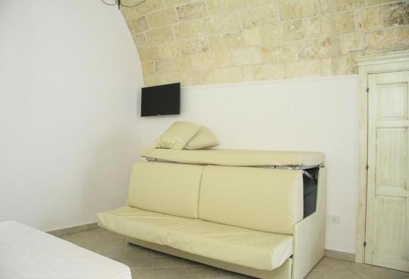 غرفة قياسية رباعية, Corte Della Luna