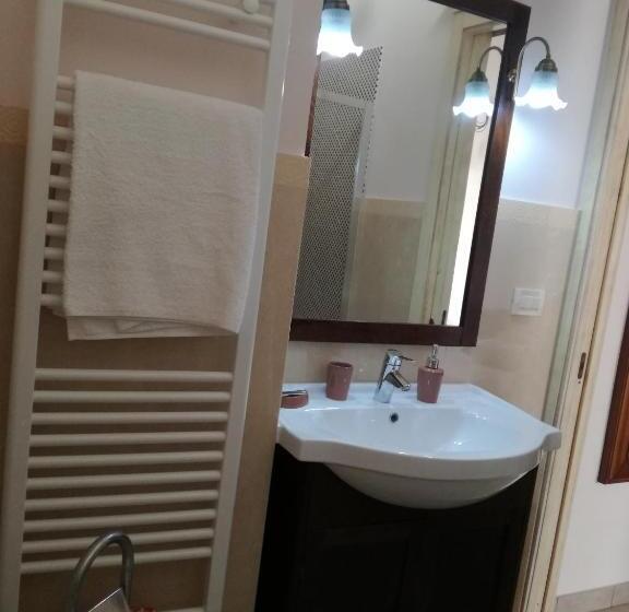 غرفة قياسية ثلاثية, Corte Della Luna