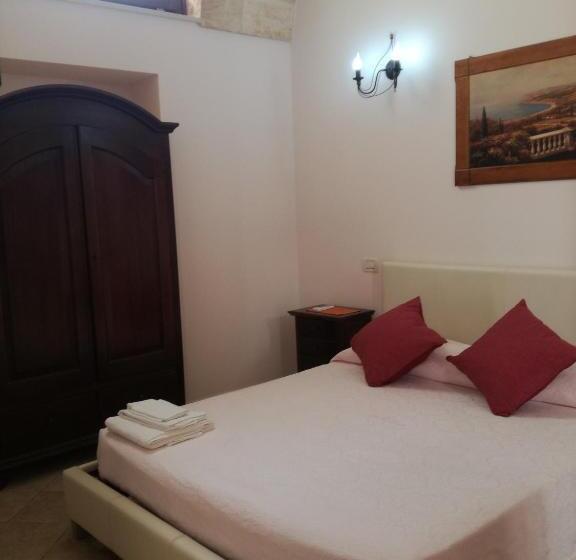 غرفة قياسية, Corte Della Luna