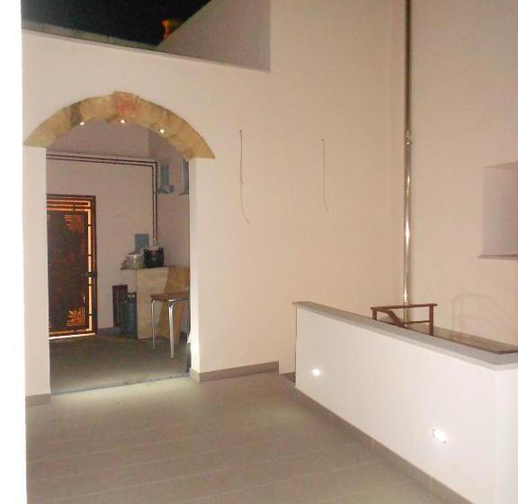 غرفة قياسية, Corte Della Luna