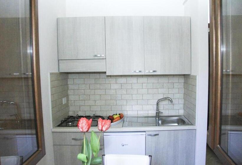 غرفة قياسية, Corte Della Luna