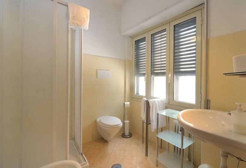 חדר סטנדרט לשלושה, La Quiete