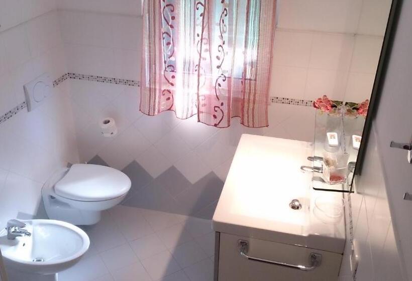 חדר סטנדרט, Salvia E Rosmarino   Affittacamere In Liguria