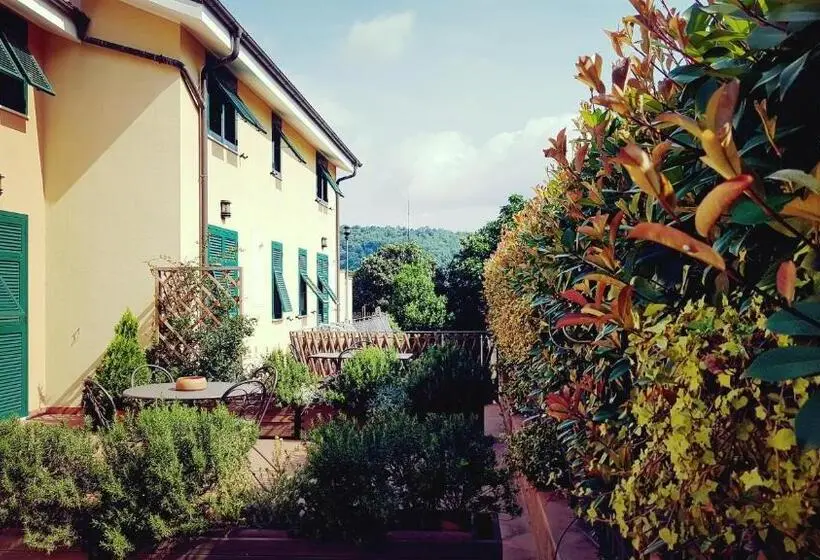 スタンダードスタジオ, Salvia E Rosmarino   Affittacamere In Liguria