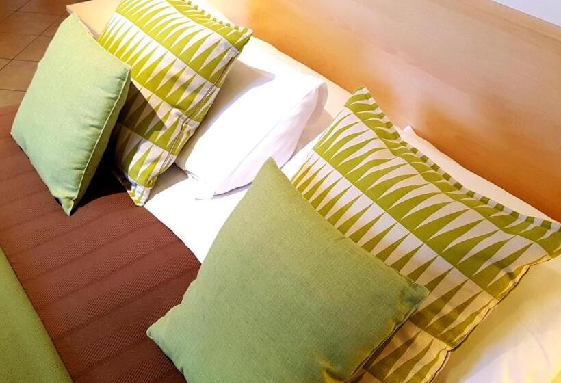 חדר סטנדרט, Salvia E Rosmarino   Affittacamere In Liguria